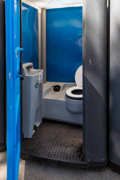 Best Porta potty delivery and setup  in Chamberlain, SD